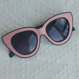 Quay Sunglasses - Barbie Pink